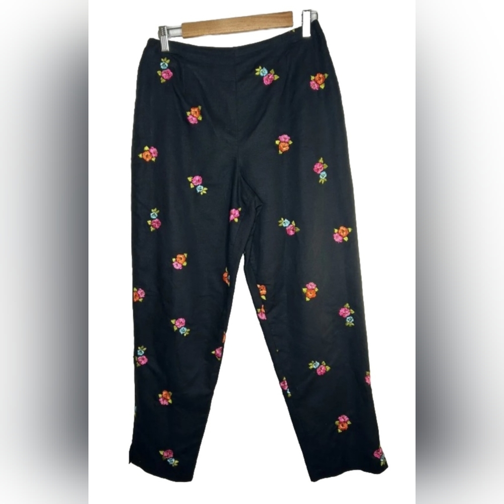 EMBRODERED FLORAL BLACK ANKLE PANTS--BLACK-P14-PERFECT!